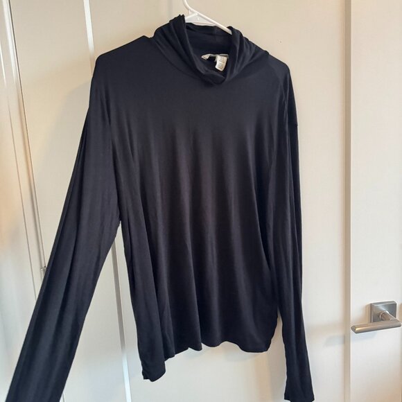 H&M Tops - H&M mock neck long sleeve undershirt